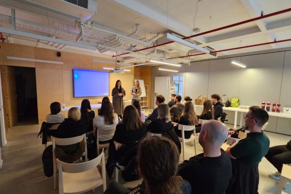 9952f525-ed72-41f4-8c46-ab81c2600a18