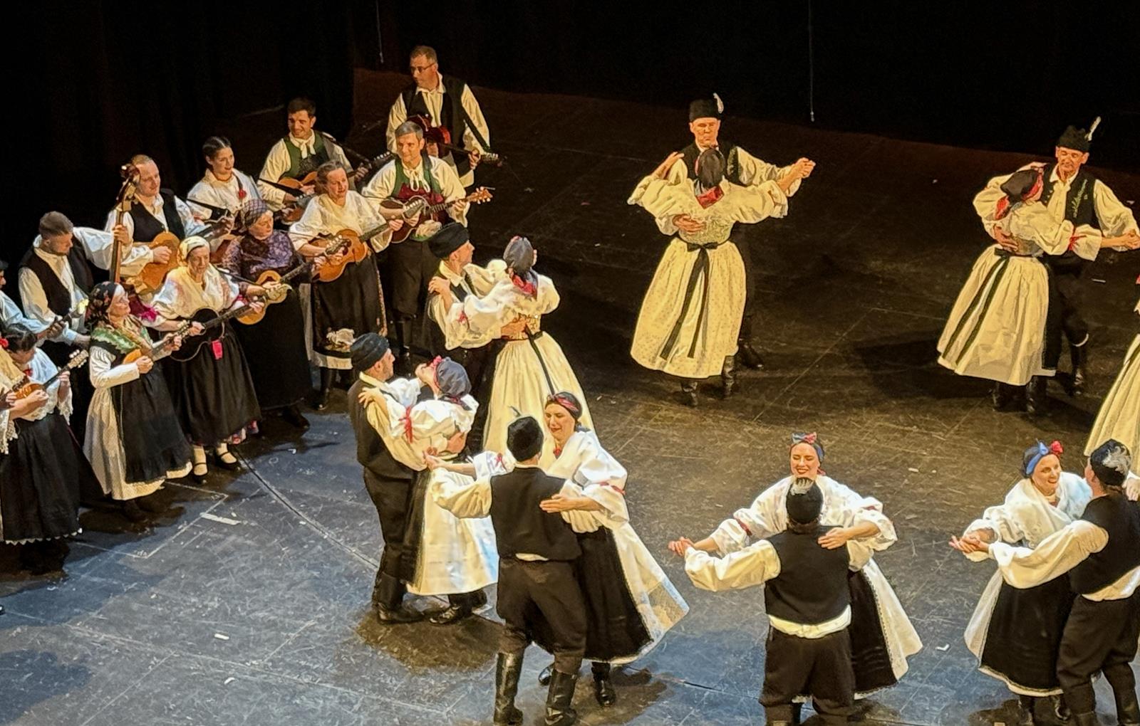 KZZ KOLO SLAVUJ1 (web)