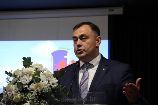 KZZ_9899