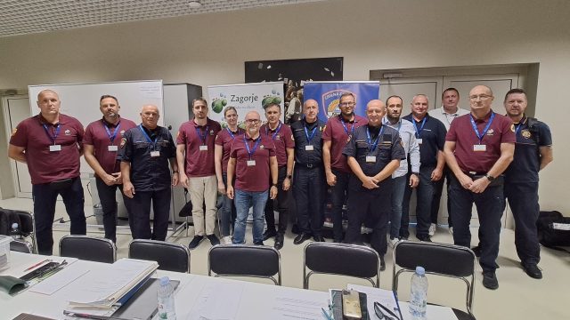 23a0f05a-c124-4150-9883-9421ba5955cf