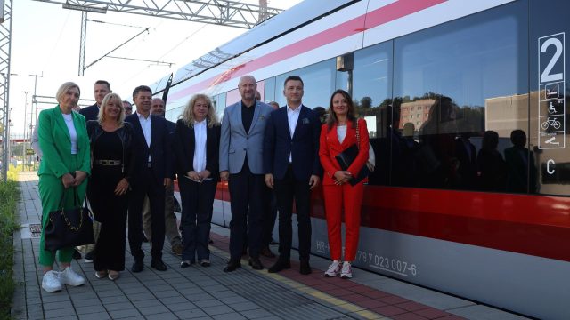 KZZ vlak Rogatec Zabok20 (web)