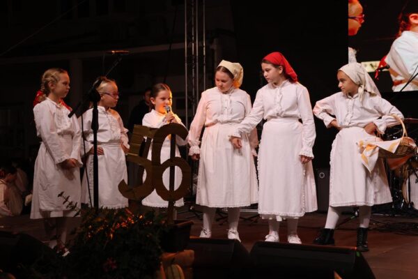 Sprehajanje (25) (Copy)