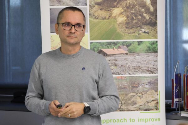 0KZZ okrugli stok Klizišta30 (web)