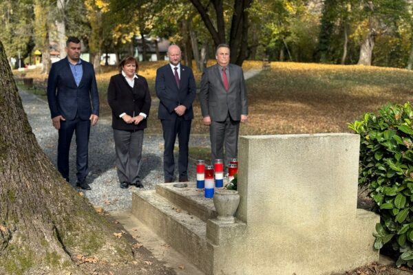 15d62f57-2387-4d98-b067-026a6c90a254