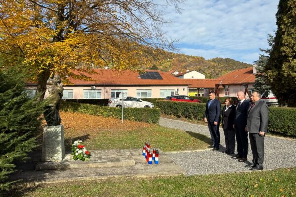 2cde2500-edc1-4334-99d8-ab45bdd8c176