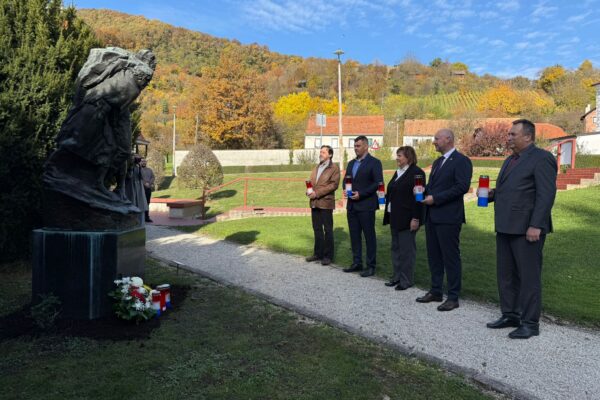 a362310b-fb7d-4490-8a69-e23487cc2038