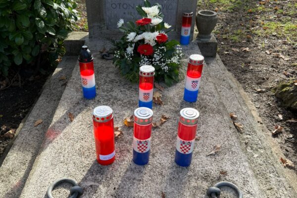 bbb21075-61d6-445b-a12f-52912b40643f