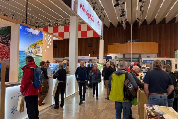 7357f47c-95dd-45c6-8d7a-c3c6b59f16bf