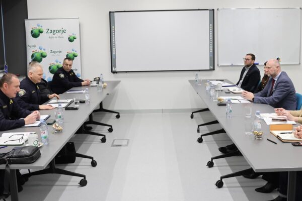 KZZ POLICIJSKA UPRAVA000 (web)