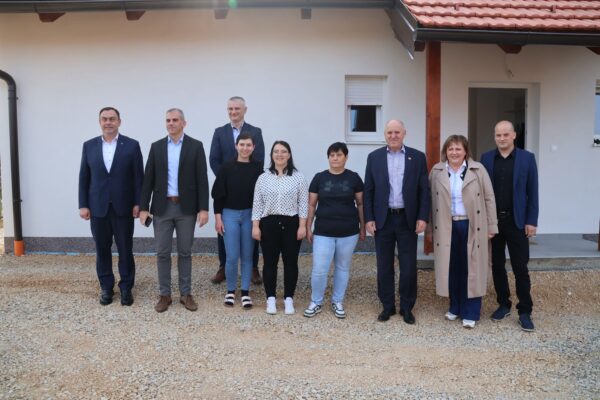 Obilazak_poslijepotres (1)