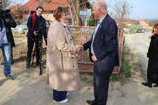 Obilazak_poslijepotres (16)