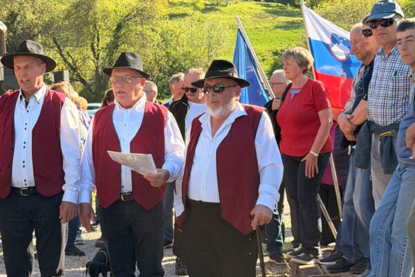 38b1a8f1-58a2-42c4-bd84-1f890230337e