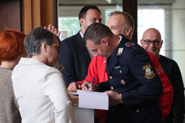 KZZ CRO SI SAFE 2002 (web)