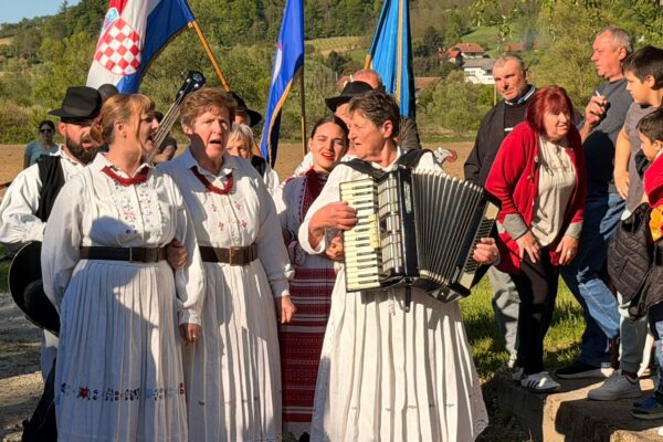 fda7fa99-732a-4958-bf2f-6ec6f5b6697b