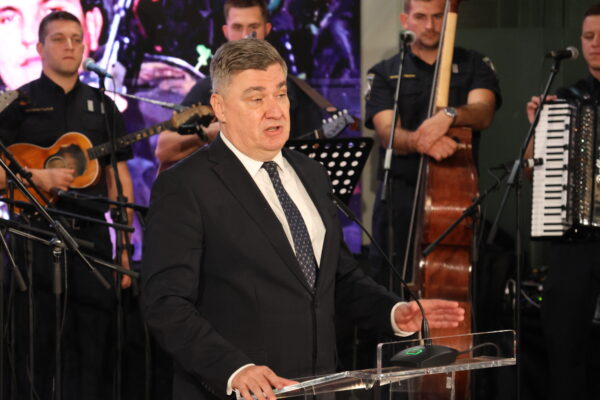 KZZ_9299