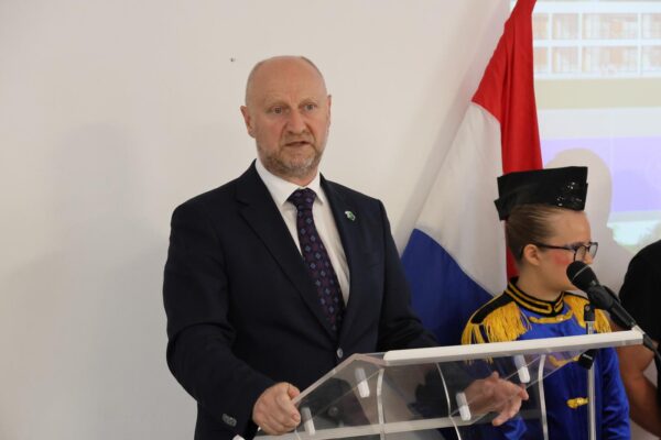 KZZ PETROVSKO005 (web)