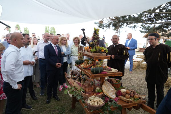 Renesansni_festival_povorka_26_08_2026._51