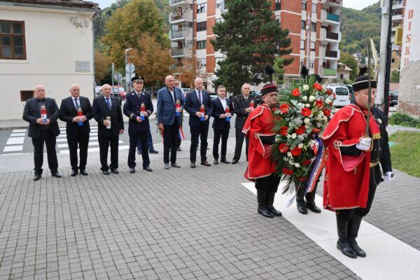 105CANONan branitelja (2)