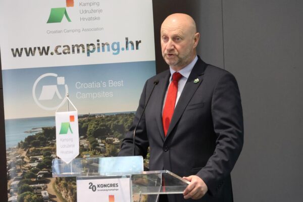 KZZ KAMPING2026003 (web)